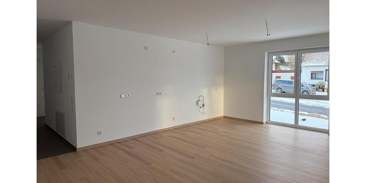 Erdgeschoßwohnung Nüsttal - 4 Zimmer, 102 m&sup2;, 1.100&euro; | Angebot:24371095
