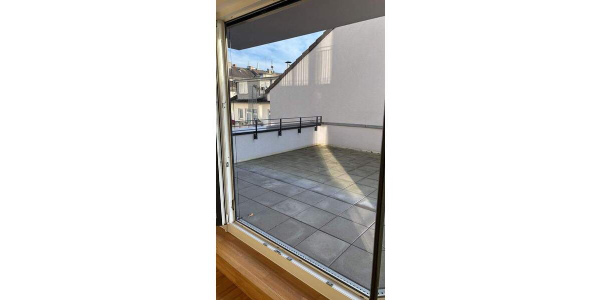 Etagenwohnung Offenbach am Main Hafen - 3 Zimmer, 106 m&sup2;, 1.990&euro; | Angebot:24250977