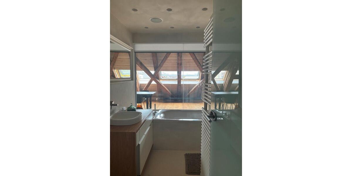 Dachgeschoßwohnung Straubing - 1 Zimmer, 106 m&sup2;, 1.600&euro; | Angebot:26252427