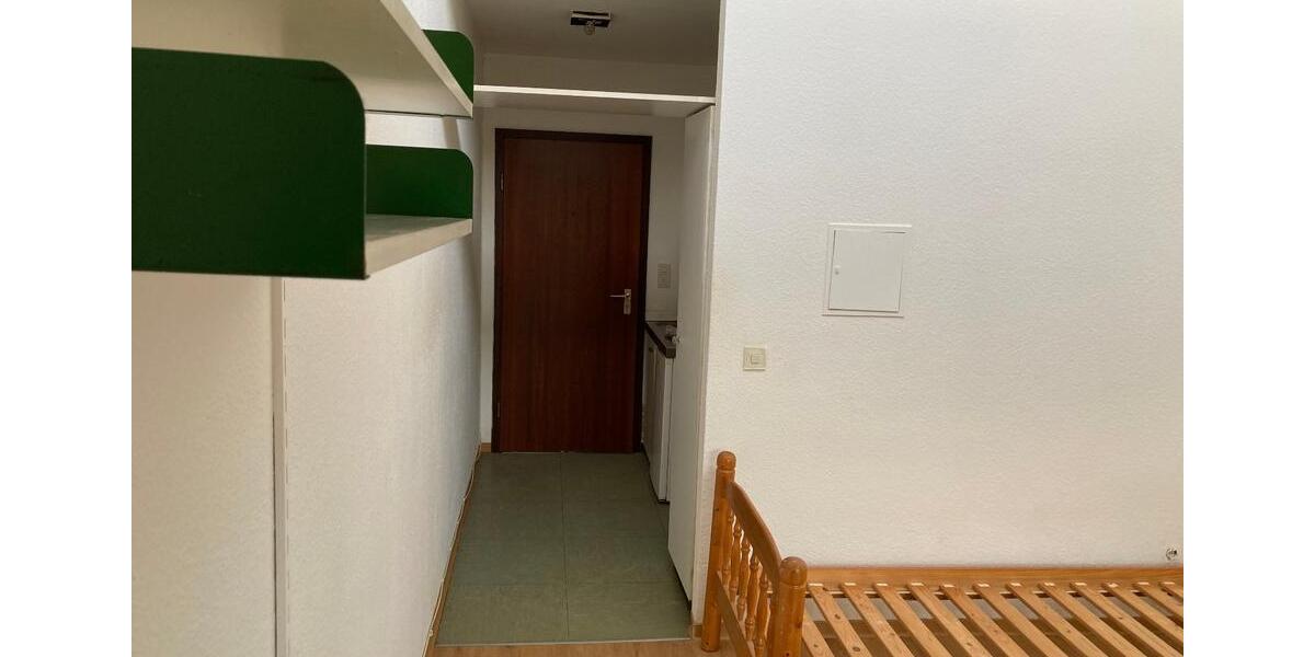 Dachgeschoßwohnung Trier Nord - 1 Zimmer, 20 m&sup2;, 300&euro; | Angebot:26039894