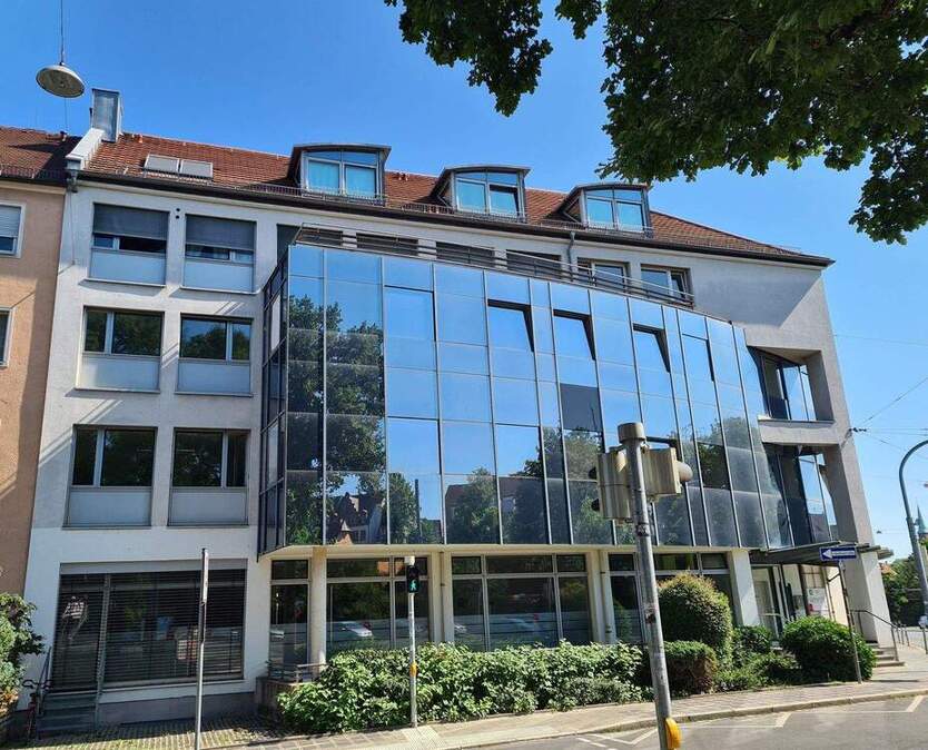 Nürnberg-Rosenau: Tolle 4-Zimmer-Wohnung mit Blick zur Burg Einbauküche Balkon Stellplatz