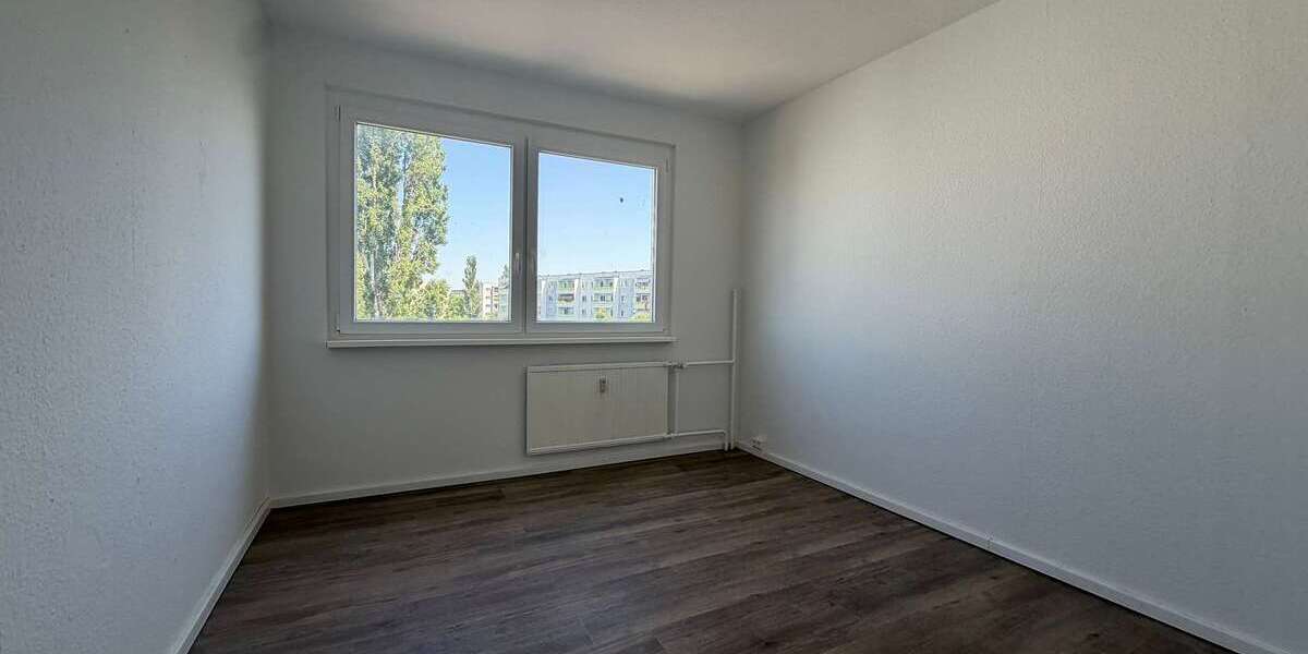 Etagenwohnung Halle (Saale) Silberhöhe - 4 Zimmer, 65 m&sup2;, 400&euro; | Angebot:27003851