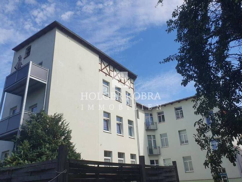 Ruhig gelegene 3 Zimmerwohnung mit Balkon im Altbau!