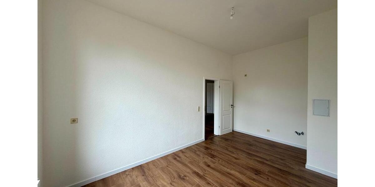 Erdgeschoßwohnung Naumburg (Saale) - 4 Zimmer, 120 m&sup2;, 950&euro; | Angebot:26588579