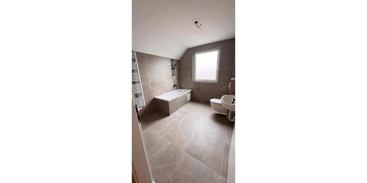 Dachgeschoßwohnung Bünde - 3 Zimmer, 84 m&sup2;, 950&euro; | Angebot:26676949