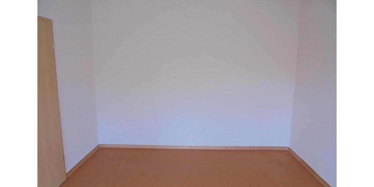 Etagenwohnung Saalfeld (Saale) - 2 Zimmer, 61 m&sup2;, 391&euro; | Angebot:26476627