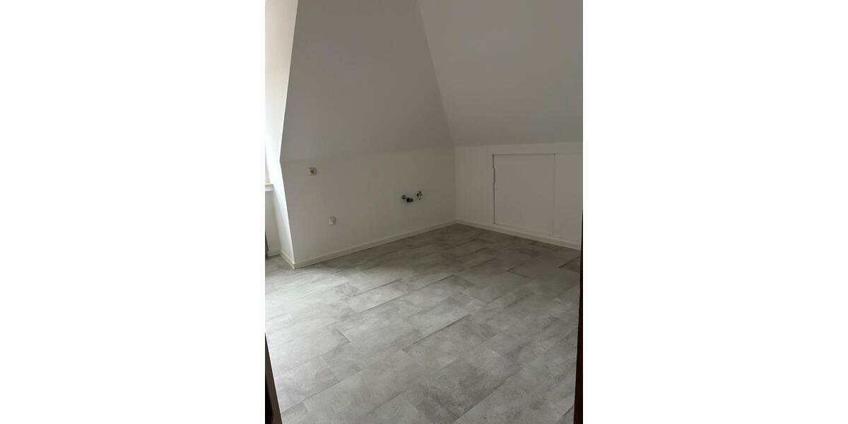 Dachgeschoßwohnung Schieder-Schwalenberg Schwalenberg - 3 Zimmer, 80 m&sup2;, 850&euro; | Angebot:24478593