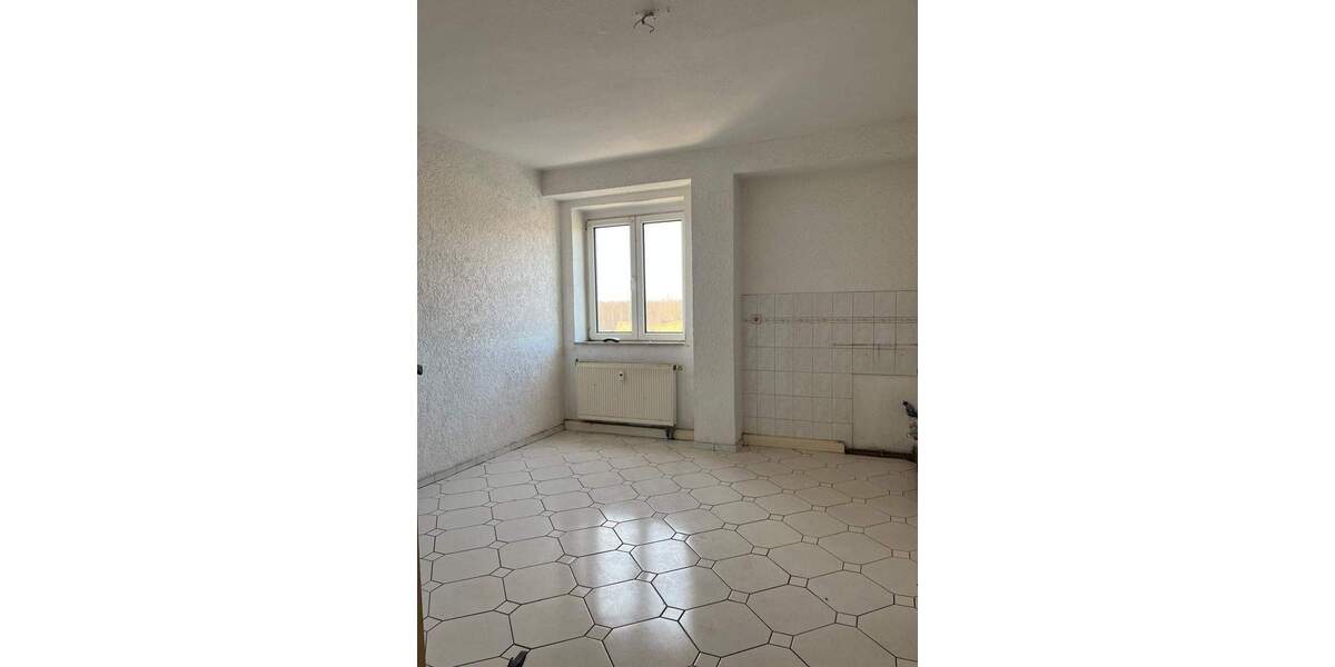 Etagenwohnung Pegau - 3 Zimmer, 115 m&sup2;, 695&euro; | Angebot:25736873