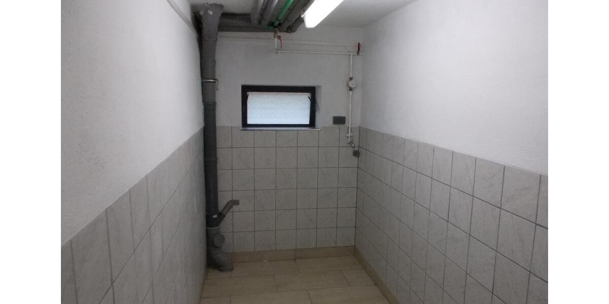 Erdgeschoßwohnung Bad Lobenstein - 4 Zimmer, 75 m&sup2;, 540&euro; | Angebot:23877124