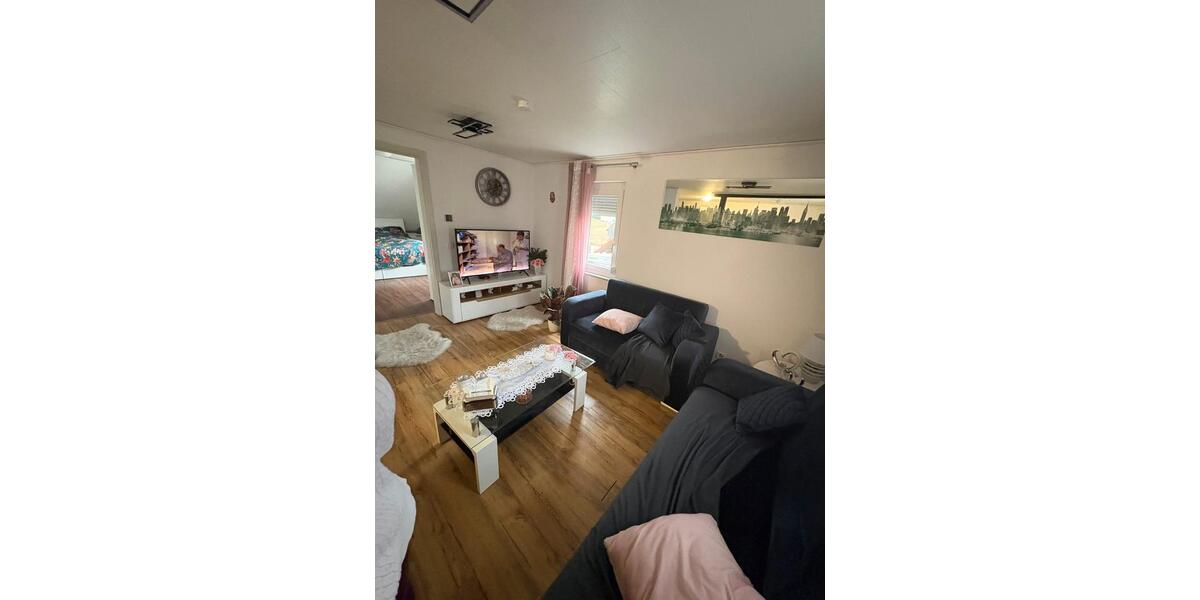 Dachgeschoßwohnung Kirchardt - 3.5 Zimmer, 64 m&sup2;, 670&euro; | Angebot:26705165