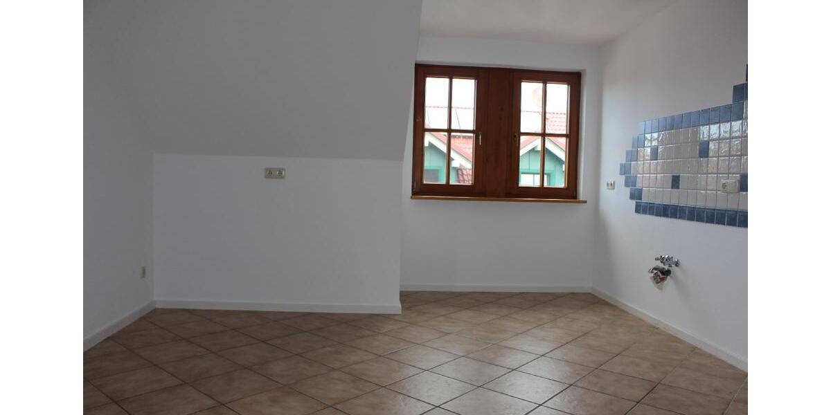 Dachgeschoßwohnung Reichling - 4 Zimmer, 137 m&sup2;, 1.150&euro; | Angebot:25852500