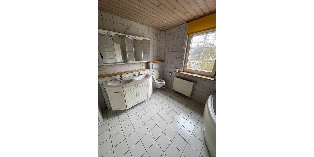 Dachgeschoßwohnung Sinn - 3 Zimmer, 90 m&sup2;, 936&euro; | Angebot:26367329