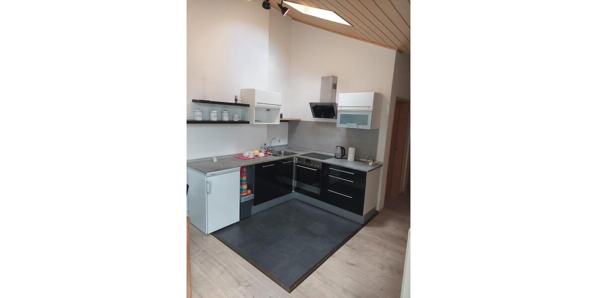 Dachgeschoßwohnung Reichenbach im Vogtland - 4 Zimmer, 127 m&sup2;, 610&euro; | Angebot:25756446
