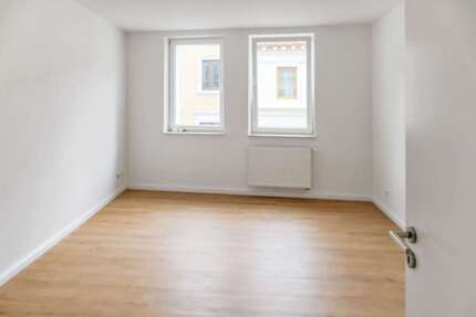 Wohnung zum Mieten in Magdeburg 840 € 90.59 m² 4 zimmer