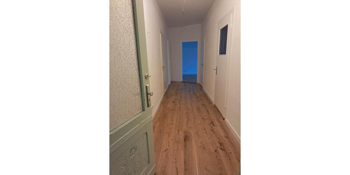 Große 4-Zimmer-Altbauwohnung in zentraler Lage 1.OG 4 zimmer