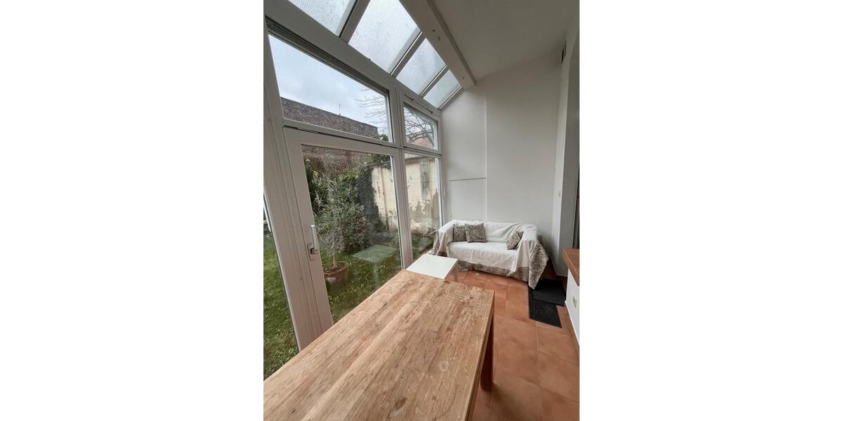 2 Zimmer Wohnung mit Wintergarten voll moebiliert 2 zimmer