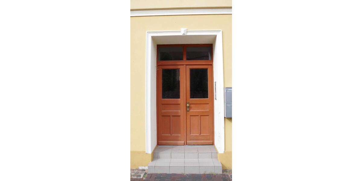 BÜTZOW - 54 m² - 2-R-ETAGEN-WHG - 1.OG - re.- WOHNEN IN STADTLAGE - NEBENZENTRUM 2 zimmer