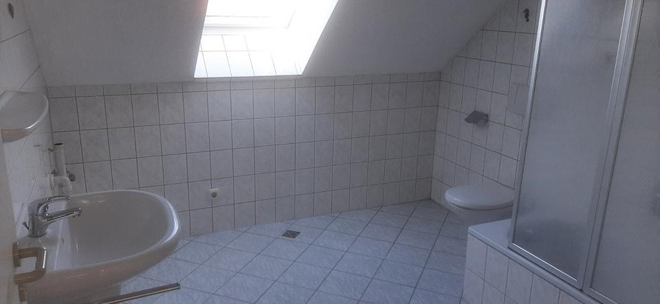 Dachgeschoßwohnung Leiblfing - 3 Zimmer, 85 m&sup2;, 550&euro; | Angebot:25908681