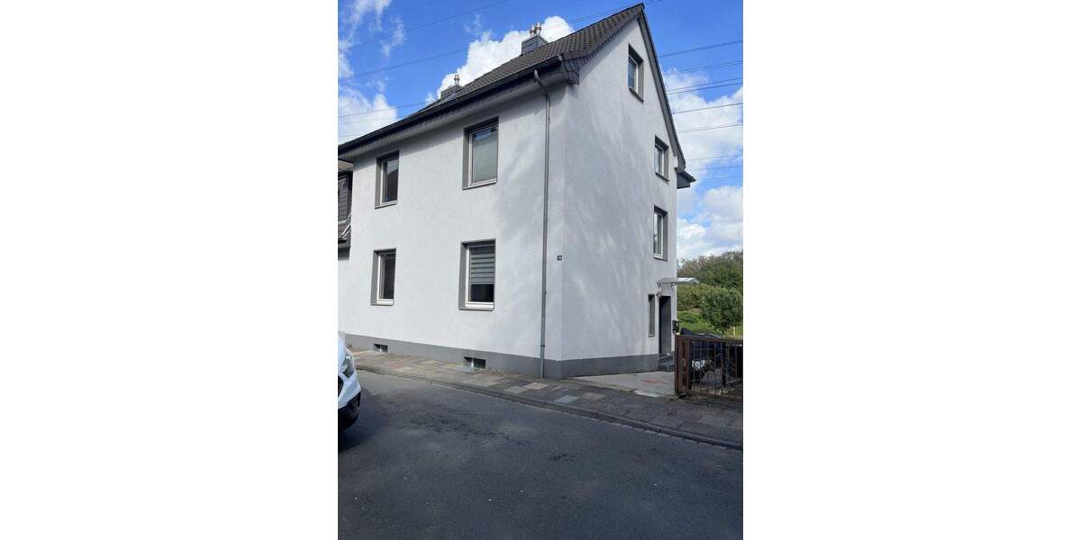 Geräumiges 6-Zimmer Reihenhaus in Duisburg-Süden 6 zimmer