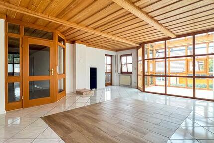 Großzügige 3-Zimmer-Wohnung mit Wintergarten und Balkon in ruhiger Lage zimmer