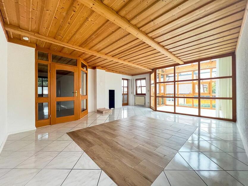 Großzügige 3-Zimmer-Wohnung mit Wintergarten und Balkon in ruhiger Lage zimmer