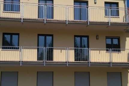 Wohnung zum Mieten in Steinbach-Hallenberg 900 € 122.22 m² 4 zimmer