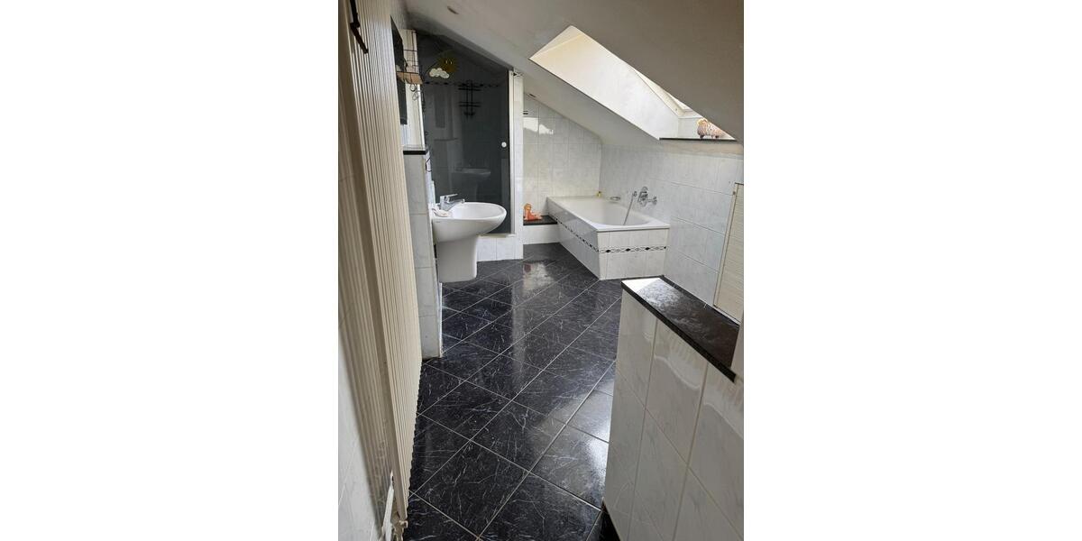 Dachgeschoßwohnung Bielefeld Heepen - 4 Zimmer, 100 m&sup2;, 850&euro; | Angebot:25408525