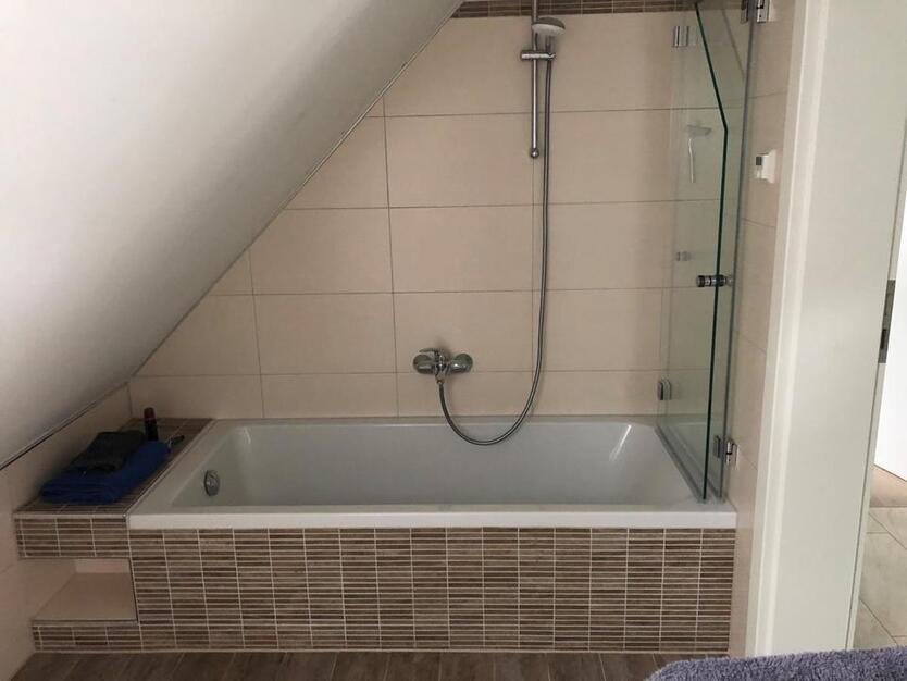 Moderne 2,5 Zimmer Wohnung mit Blick auf die Agger