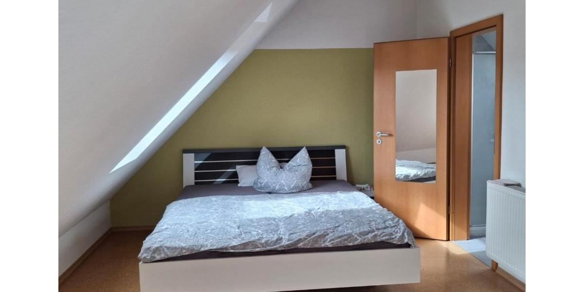 Dachgeschoßwohnung Ilbesheim bei Landau in der Pfalz - 1 Zimmer, 25 m&sup2;, 349&euro; | Angebot:25989172