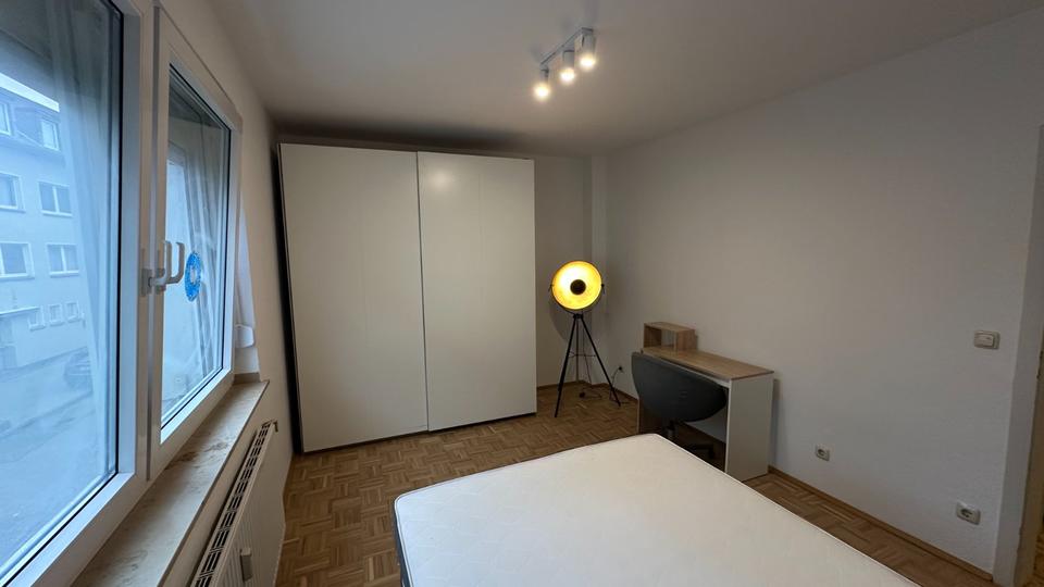 Möbliertes, bezugsfertiges WG-Zimmer mit Reinigungsservice 3 zimmer