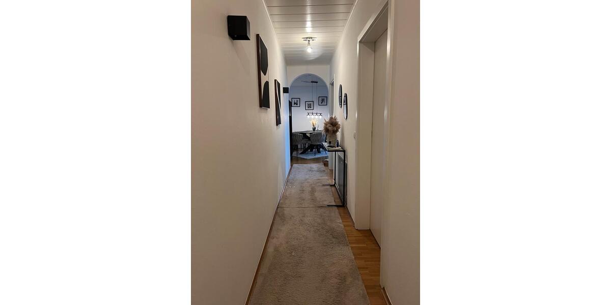 Etagenwohnung Lingenfeld - 3 Zimmer, 85 m&sup2;, 1.240&euro; | Angebot:26581960