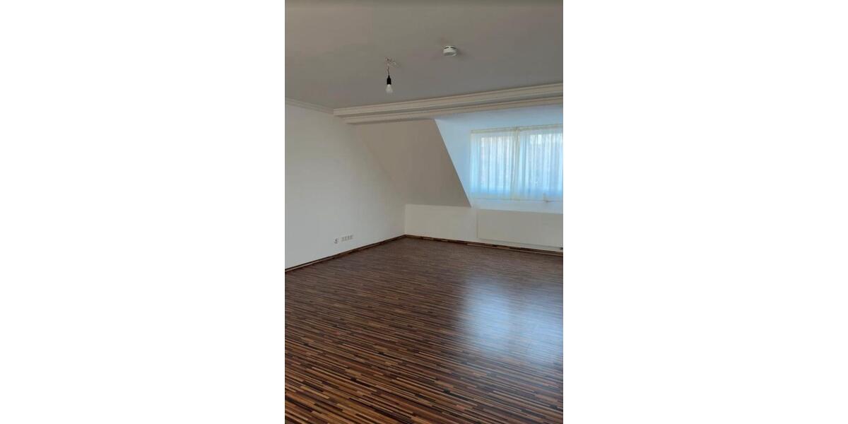 Dachgeschoßwohnung Harsewinkel - 4 Zimmer, 120 m&sup2;, 900&euro; | Angebot:26679368