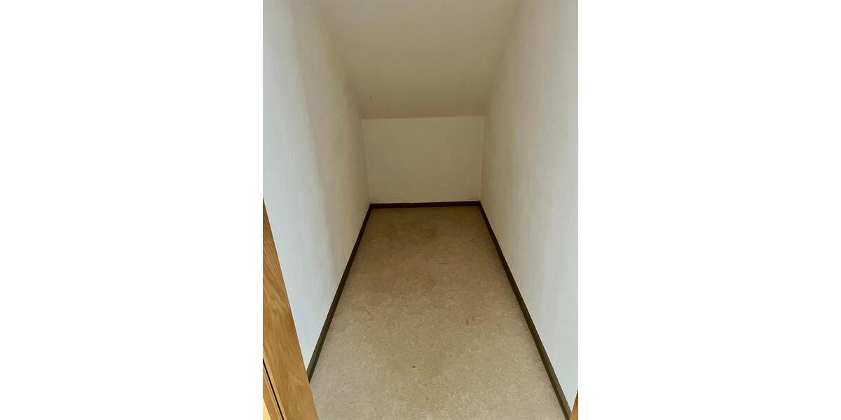 Etagenwohnung Oelsnitz (Vogtland) - 2 Zimmer, 49 m&sup2;, 284&euro; | Angebot:24663736