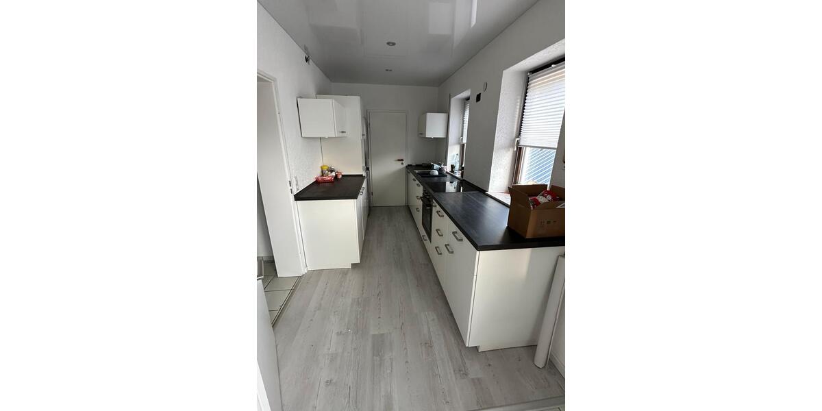 Etagenwohnung Baunatal - 5 Zimmer, 145 m&sup2;, 1.400&euro; | Angebot:26644172