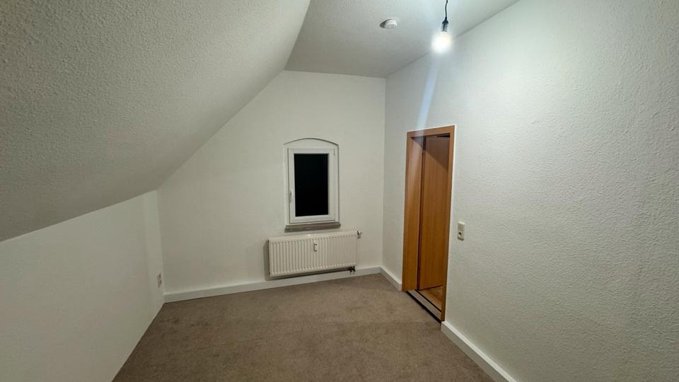 Dachgeschoßwohnung Zschopau - 2 Zimmer, 57 m&sup2;, 285&euro; | Angebot:24258596