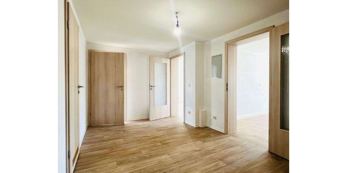 Etagenwohnung Freital Potschappel - 2 Zimmer, 70 m&sup2;, 395&euro; | Angebot:27049100