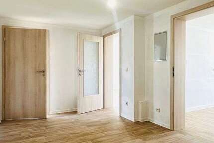 Wohnung Freital Potschappel - 2 Zimmer, 70 m&sup2;, 395&euro; | Angebot:27049100