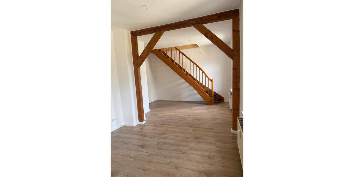 Dachgeschoßwohnung Glauchau - 3 Zimmer, 80 m&sup2;, 562&euro; | Angebot:26614613