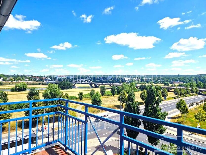 MöbliertFurnished 3-Zimmer-Wohnung in Dresden-Johannstadt mit Balkon