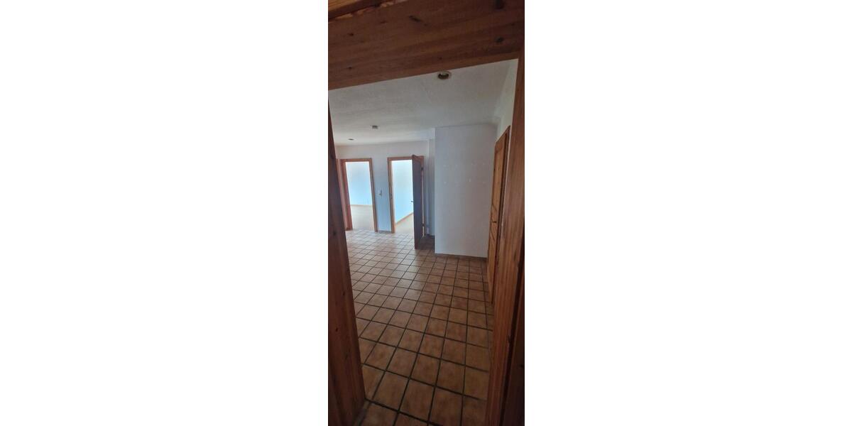 Dachgeschoßwohnung Wrestedt - 4 Zimmer, 133 m&sup2;, 950&euro; | Angebot:26103314