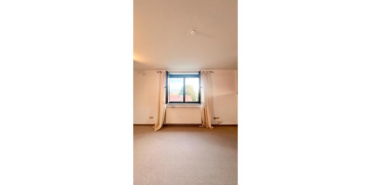 Dachgeschoßwohnung Ebergötzen - 4 Zimmer, 89 m&sup2;, 750&euro; | Angebot:26644672