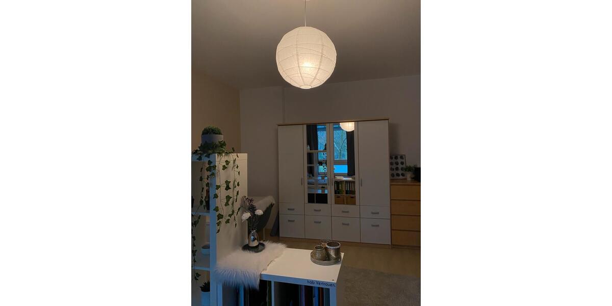 Gemütliches Zimmer in 3er-WG :) 1 zimmer