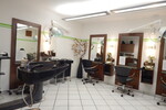 Voll ausgestatteter Friseursalon in 83416 Saaldorf - Parkplätze vor dem Haus! Frei ab 01.04.2026 - Gewerbeobjekt Saaldorf-Surheim Surheim | Angebot:23165437