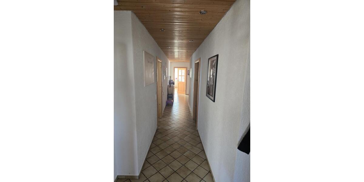 Dachgeschoßwohnung Bidingen - 4.5 Zimmer, 127 m&sup2;, 1.450&euro; | Angebot:26535676