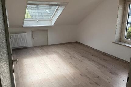 Helle 4-Zimmer-Dachgeschos, 90 m², max. 5 Personen zimmer