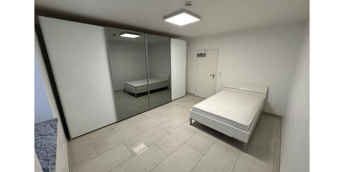 EG Wohnung voll möbliert mit großem Garten in Gütersloh 5 zimmer