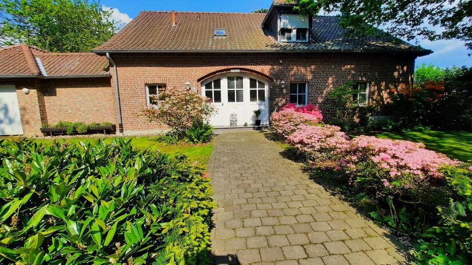 Dachgeschoßwohnung Kempen - 3 Zimmer, 100 m&sup2;, 880&euro; | Angebot:26618916