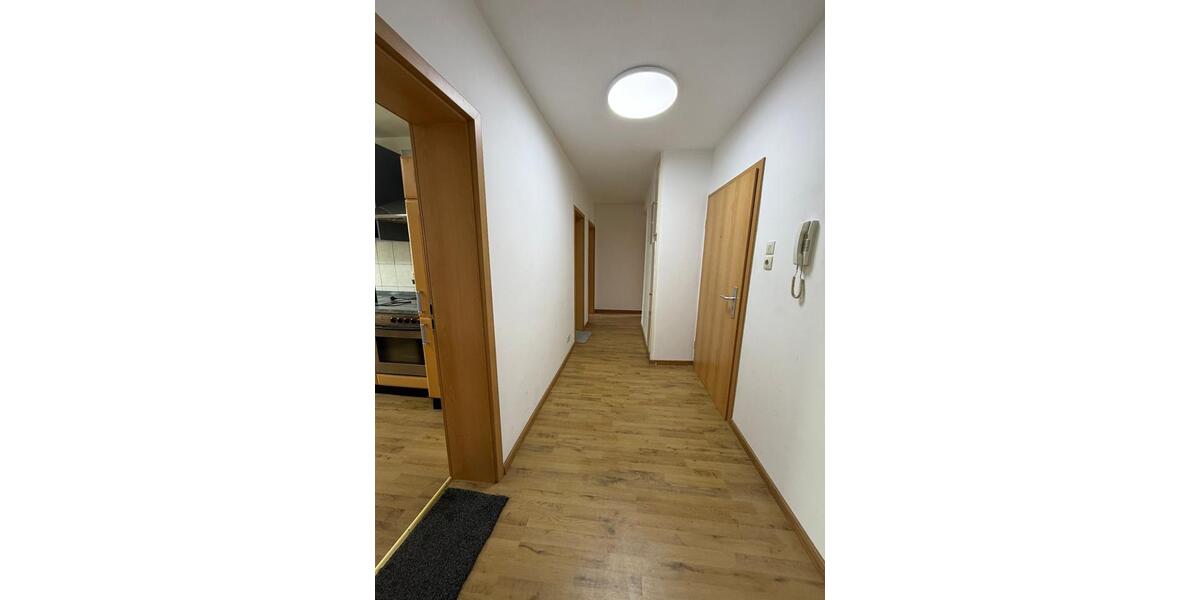 Etagenwohnung Siegen - 4 Zimmer, 105 m&sup2;, 1.100&euro; | Angebot:26563132