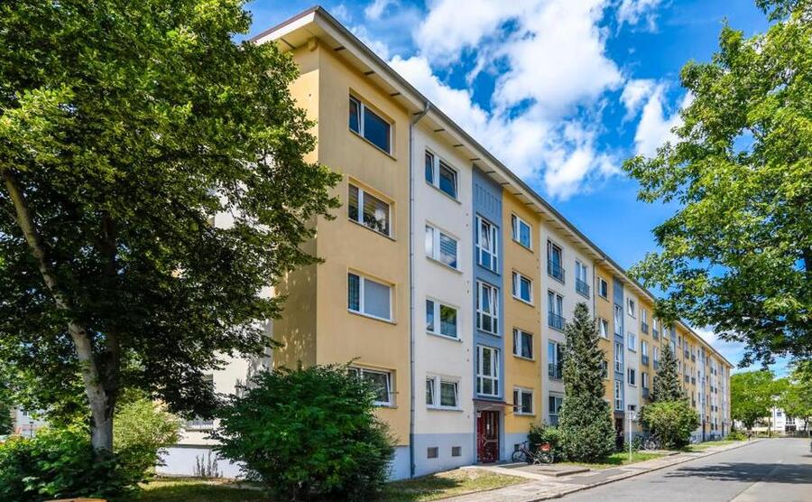 Helle 4-RaumWohnung mit Außenrollos in der Neustadt