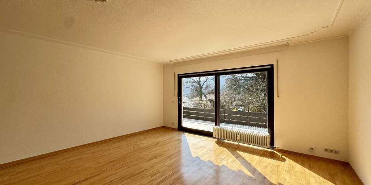Etagenwohnung Baden-Baden Baden - 3 Zimmer, 105 m&sup2;, 1.250&euro; | Angebot:26728825